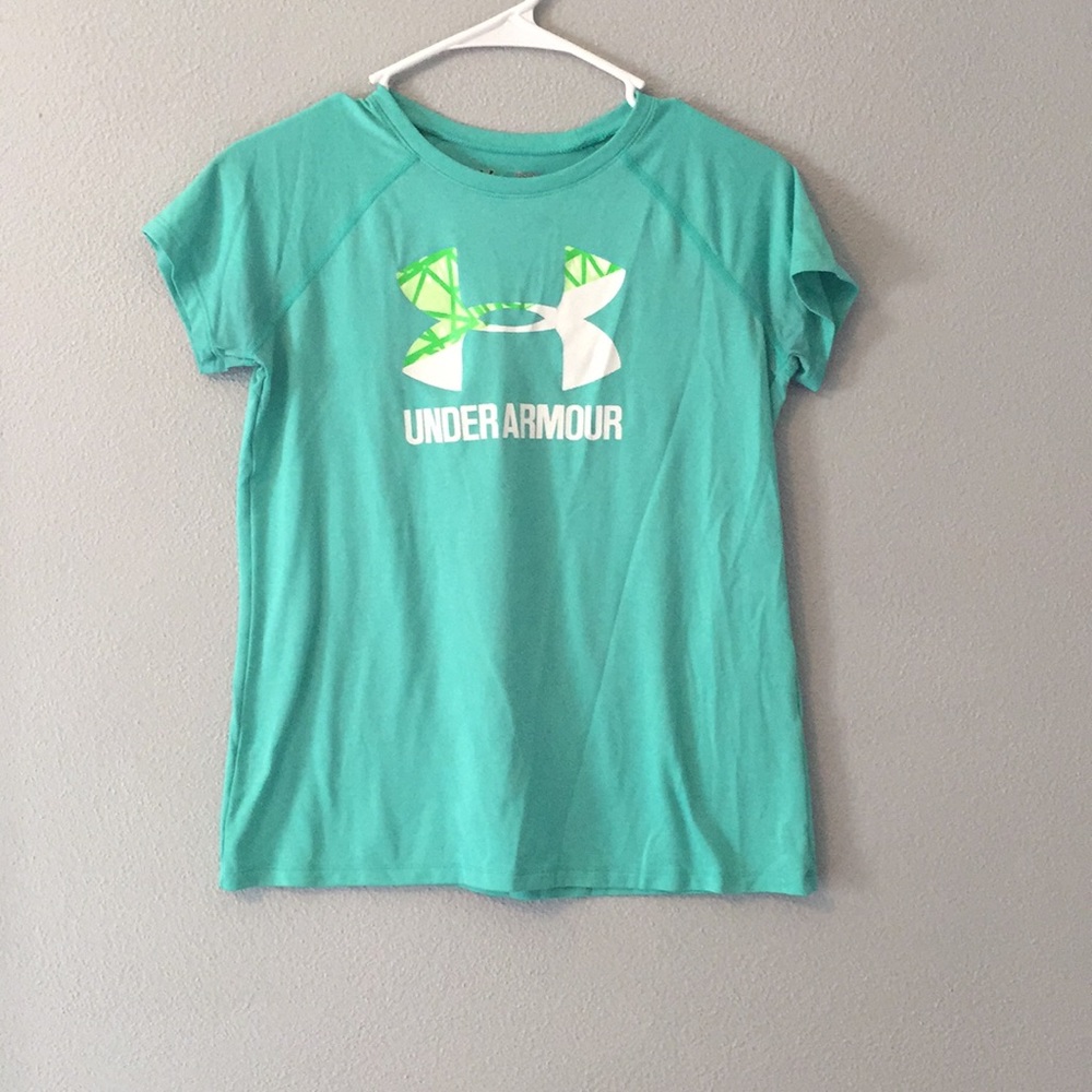 Girls under armor tee L